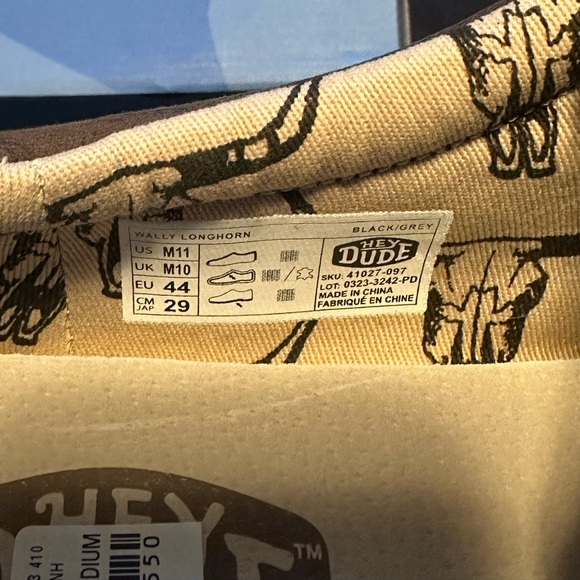 Hey Dude Longhorn Wally - Picture 2 of 5